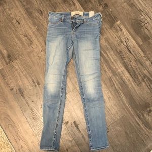 Hollister jeans size 24